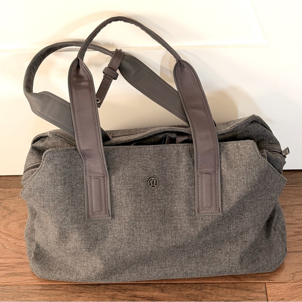 Lululemon Weekender Overnight Tote new without tags